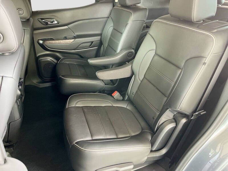 2022 GMC Acadia Denali