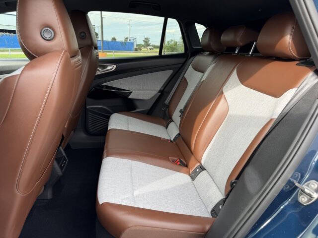 2023 Volkswagen ID.4 Pro