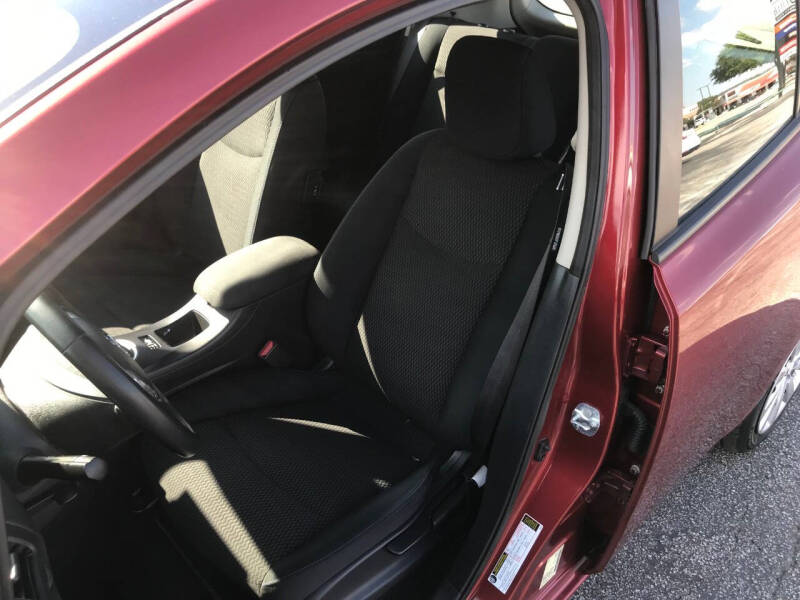 2013 Nissan LEAF S