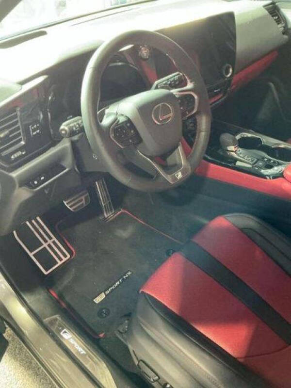 2025 Lexus NX 450h+ F SPORT Handling