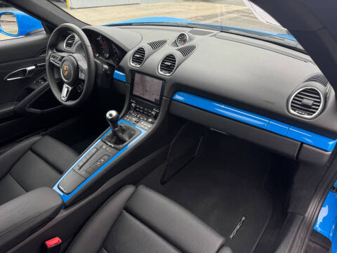 2025 Porsche 718 Cayman