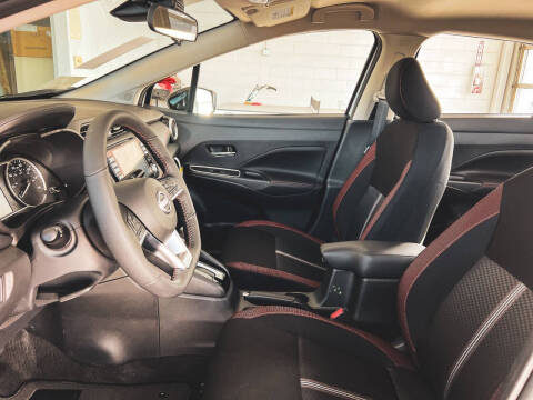 2025 Nissan Versa SR