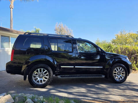 2012 Nissan Pathfinder LE