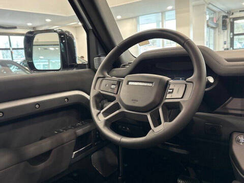 2023 Land Rover Defender 130 X-Dynamic SE