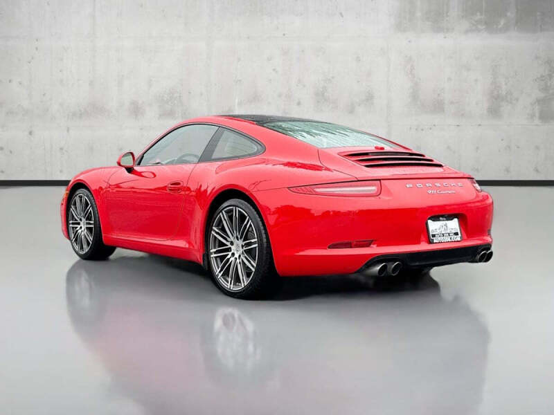 2015 Porsche 911 Carrera