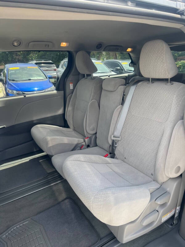 2017 Toyota Sienna