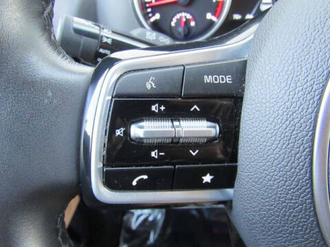 2023 Kia Carnival LX