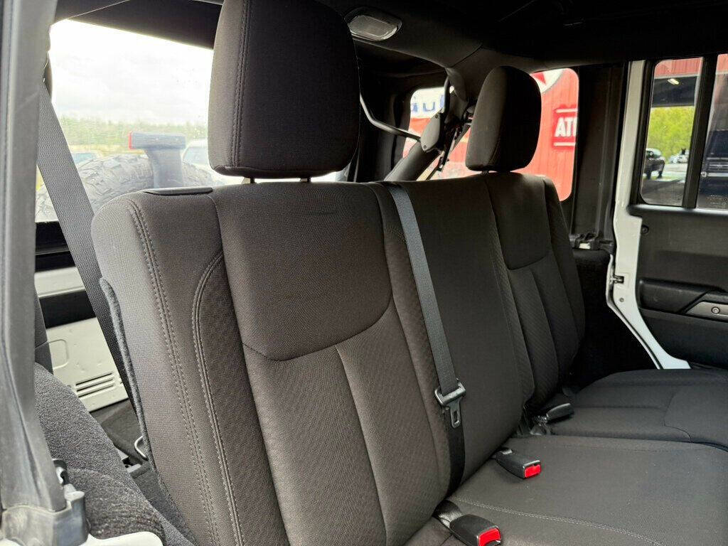 2015 Jeep Wrangler Unlimited 46