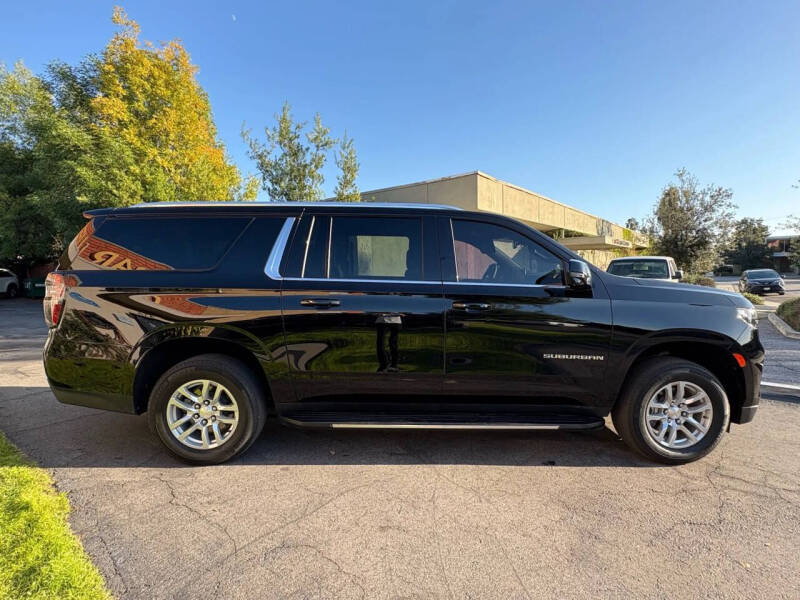 2024 Chevrolet Suburban LT