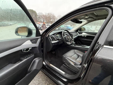 2016 Volvo XC90 T5 Momentum