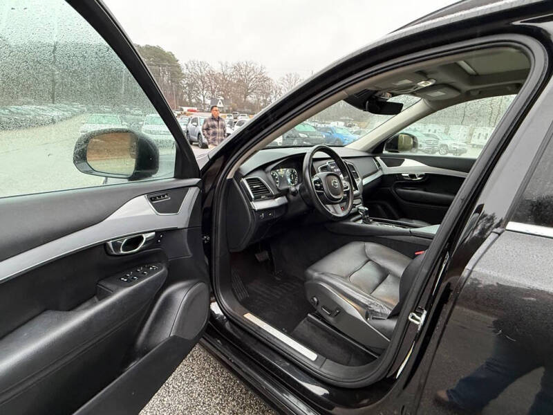 2016 Volvo XC90 T5 Momentum