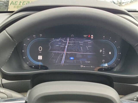 2024 Volvo XC40 B5 Ultimate Dark Theme