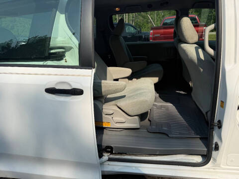 2011 Toyota Sienna Base 7-Passenger