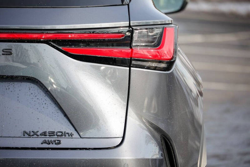 2026 Lexus NX 450h+ Luxury