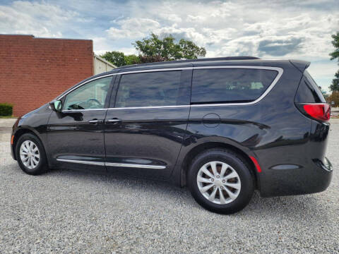 2017 Chrysler Pacifica Touring Plus