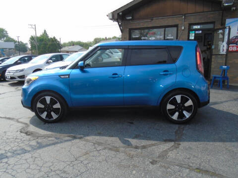 2016 Kia Soul +