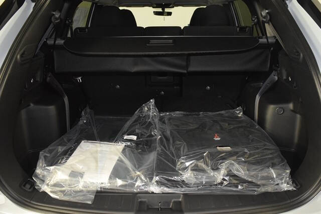 2025 Mitsubishi Outlander ES