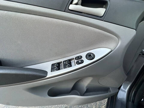 2015 Hyundai Accent GLS