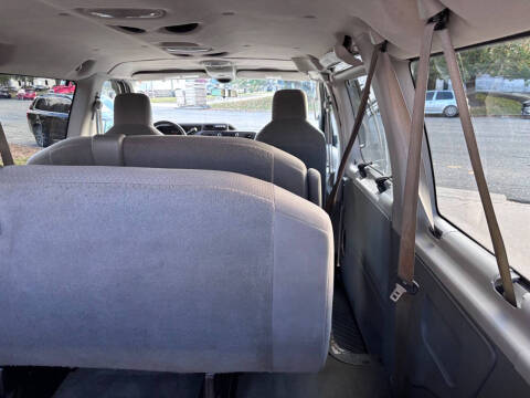 2009 Ford E-Series E-350 SD XLT