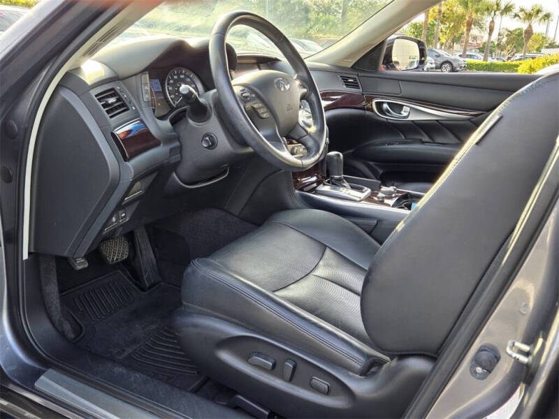 2015 Infiniti Q70 3.7