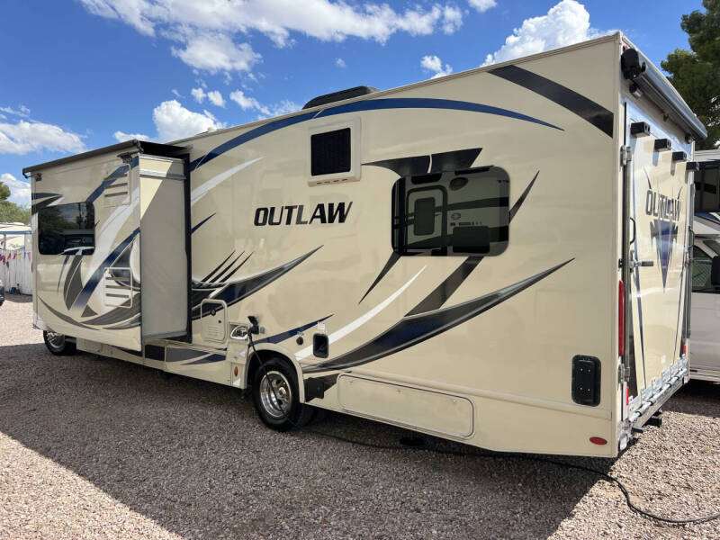 2018 Thor Motor Coach Outlaw 29J Class C