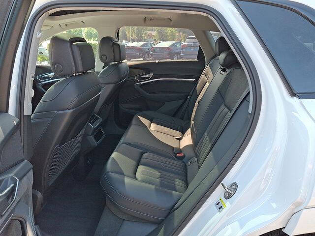 2021 Audi e-tron quattro Prestige