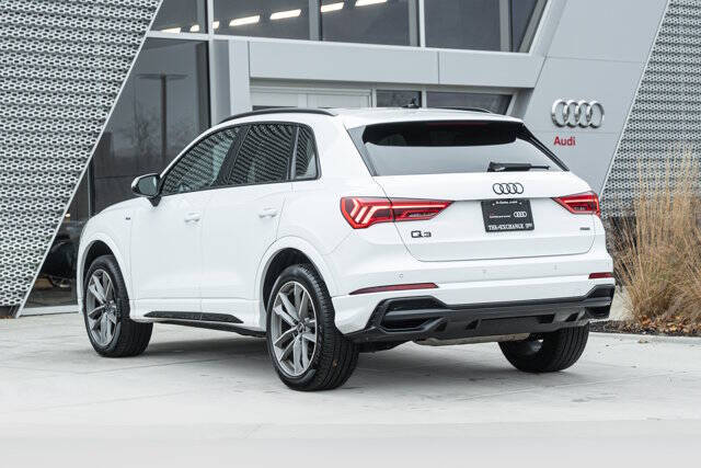 2022 Audi Q3 quattro S line Prem Plus 45 TFSI