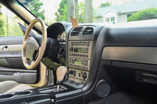 2005 Ford Thunderbird Deluxe