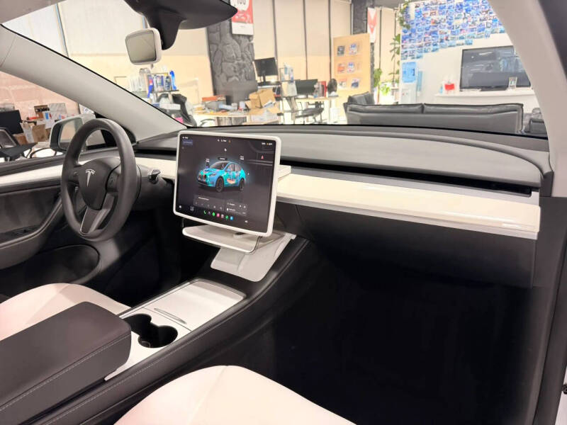 2024 Tesla Model Y Performance