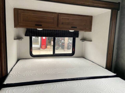 2021 FORESTER LE 2551DSC Class C 2551 DSC