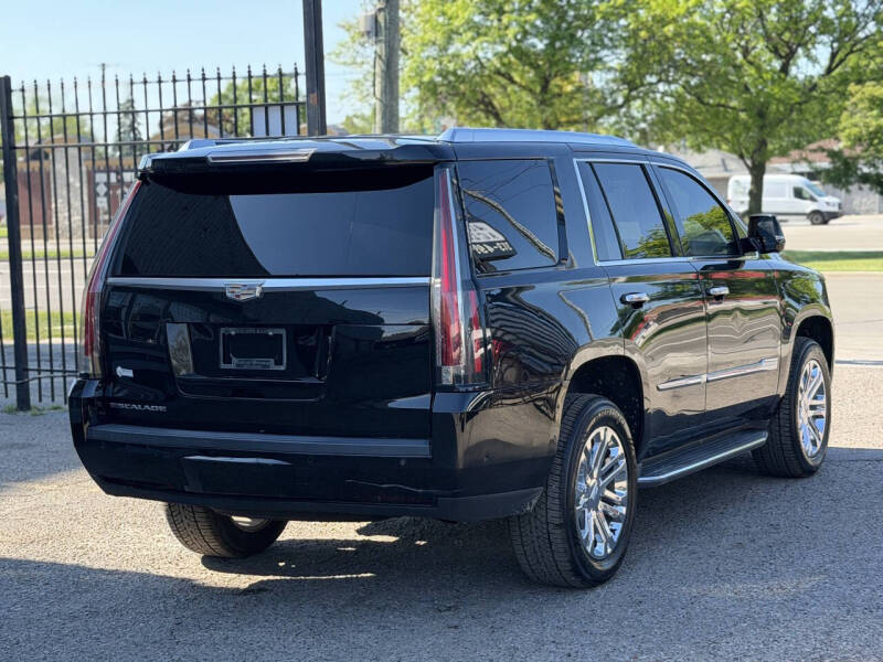 2017 Cadillac Escalade Standard