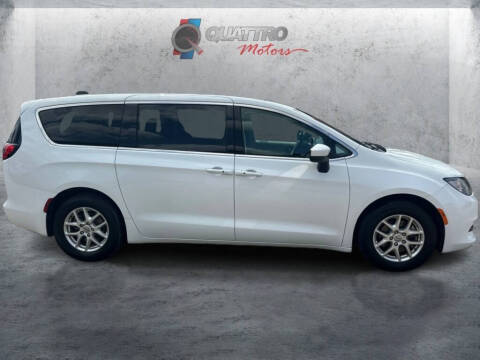 2022 Chrysler Voyager LX