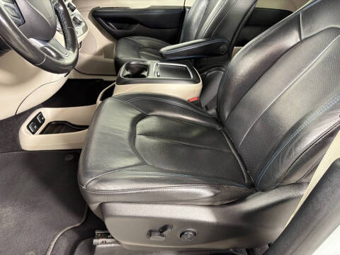 2021 Chrysler Pacifica Touring L