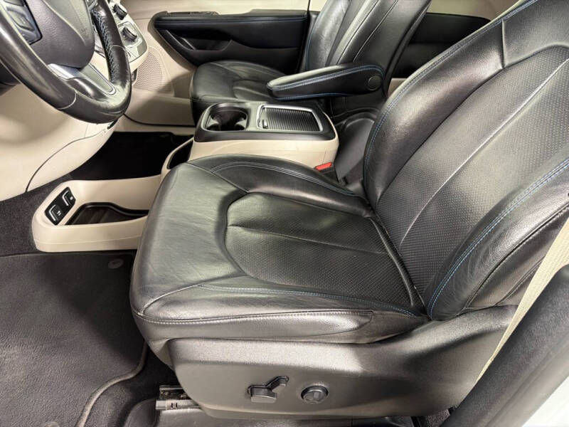 2021 Chrysler Pacifica Touring L