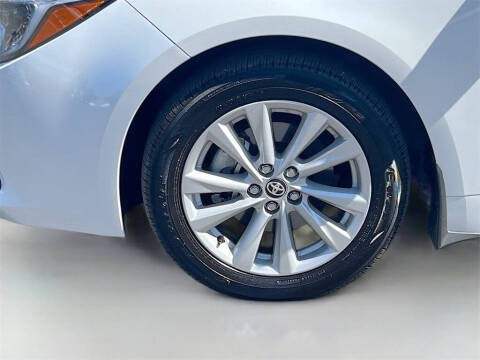 2025 Toyota Corolla Hatchback SE