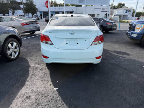 2017 Hyundai Accent SE