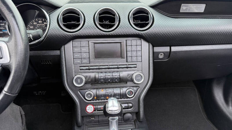 2016 Ford Mustang V6