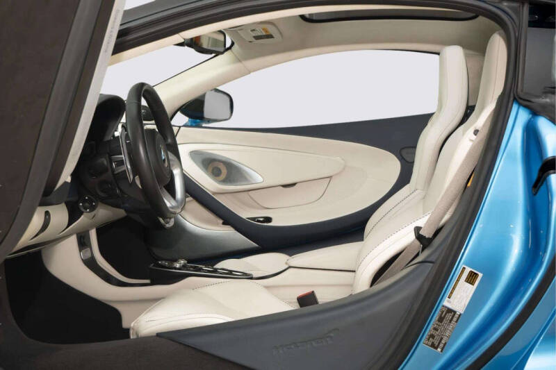 2023 McLaren GT