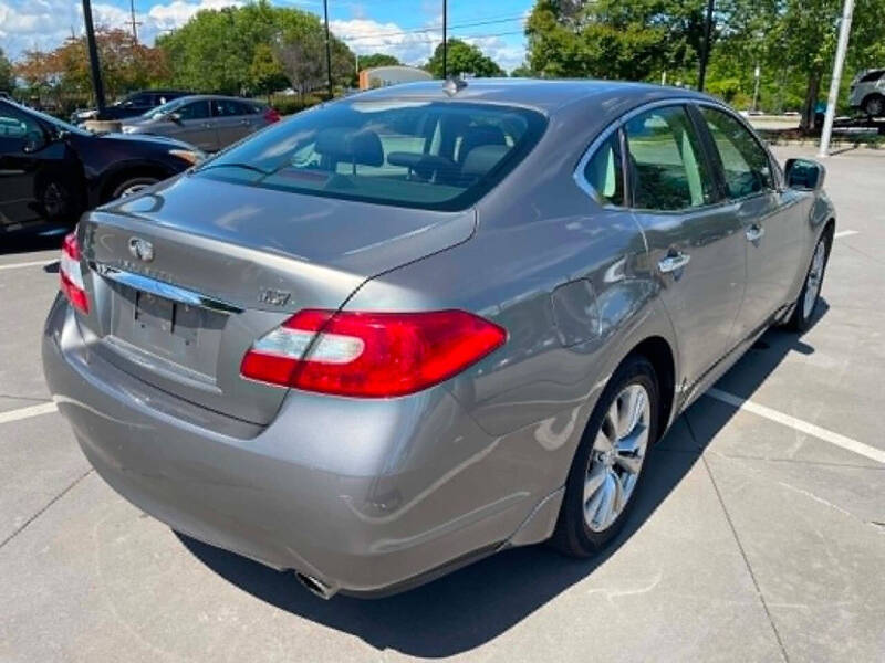 2012 Infiniti M37