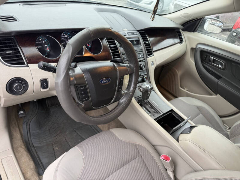 2011 Ford Taurus SEL