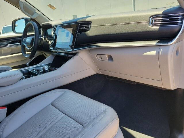 2023 Jeep Wagoneer