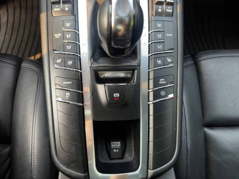 2016 Porsche Macan S