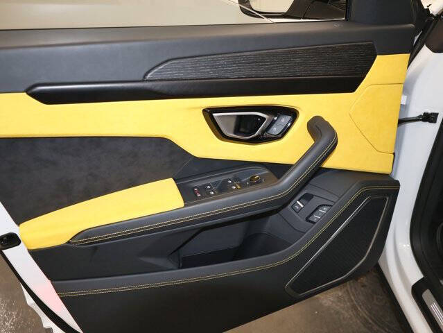 2022 Lamborghini Urus