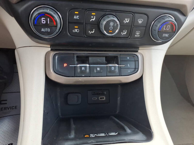 2023 GMC Acadia Denali
