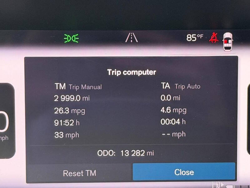 2023 Volvo XC60 B5 Plus Dark Theme