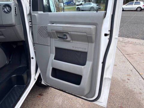 2011 Ford E-Series E-250