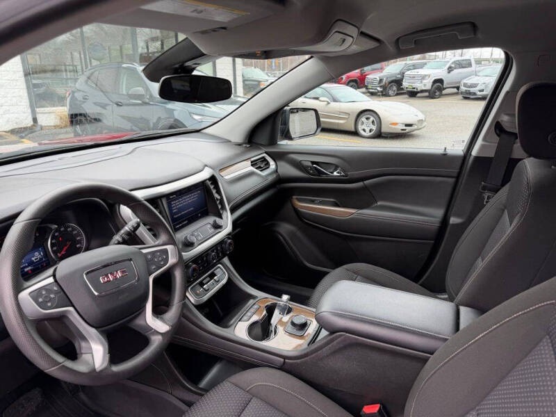 2023 GMC Acadia SLE