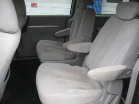 2007 Hyundai Entourage GLS
