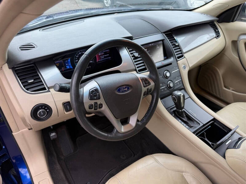 2013 Ford Taurus SEL