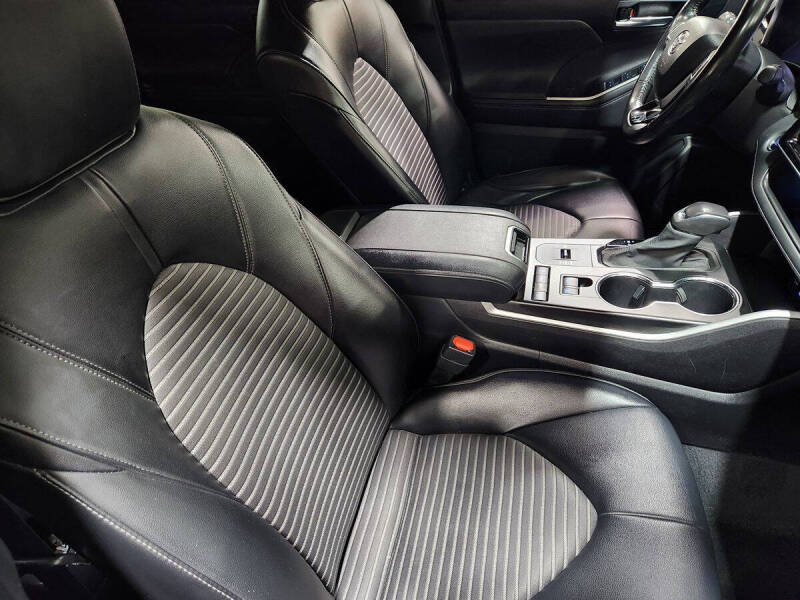 2022 Toyota Highlander XSE